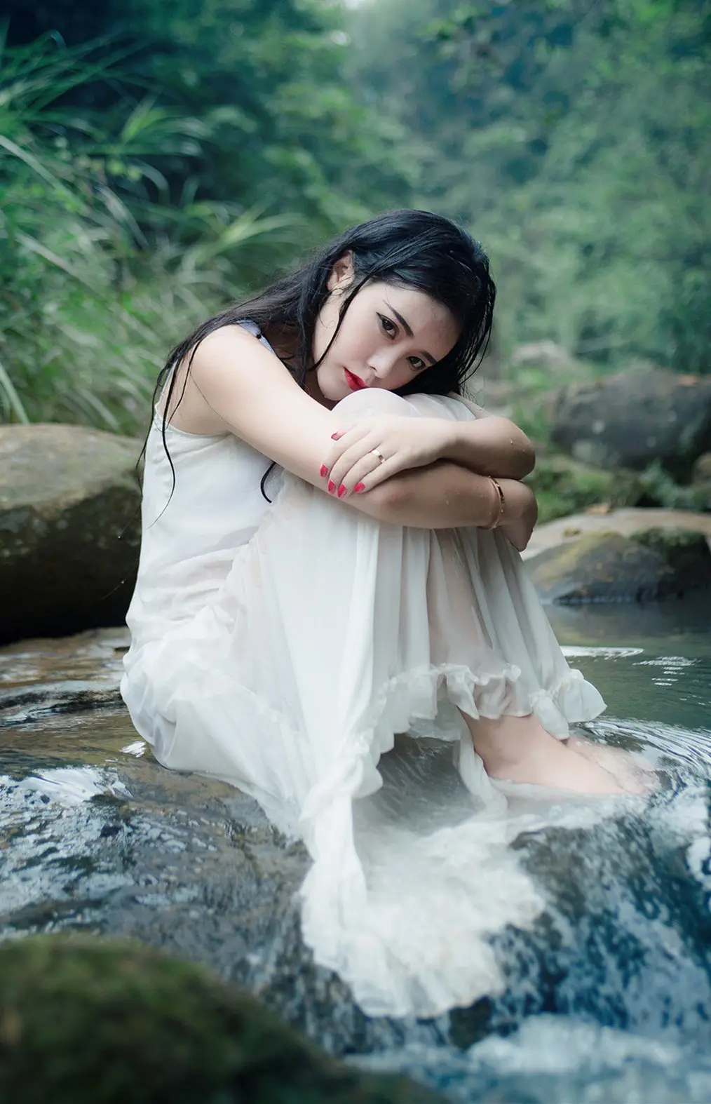 巴音郭楞蒙古郑州高端私人伴游小野梨子