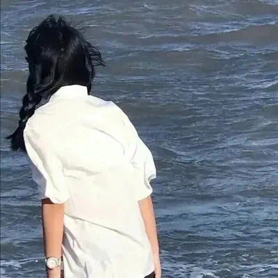 巴音郭楞蒙古伴游女生武映颖的资料