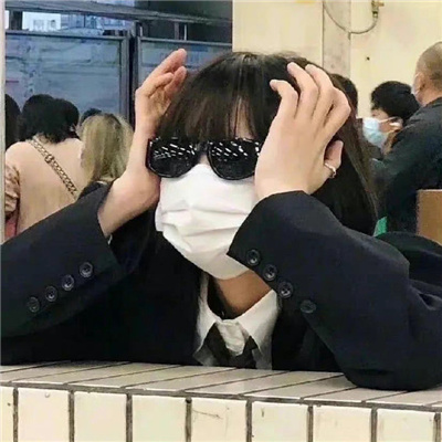 巴音郭楞蒙古伴游女生冯萧玉的资料