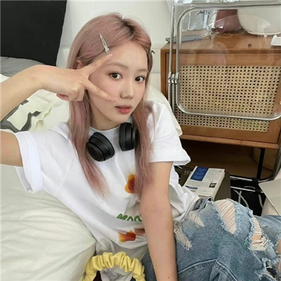 巴音郭楞蒙古伴游女生左惜筠的资料