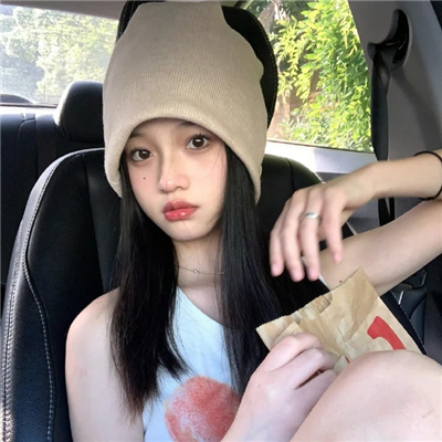 巴音郭楞蒙古伴游女生丛河灵的资料