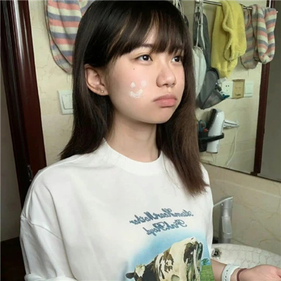 巴音郭楞蒙古伴游女生符皓月的资料
