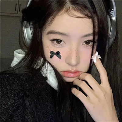 巴音郭楞蒙古私人伴游女生嵇晶滢的资料